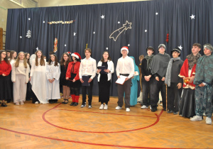 Zdjęcie grupowe uczestników jasełek
