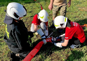 Podłączanie węża strażackiego