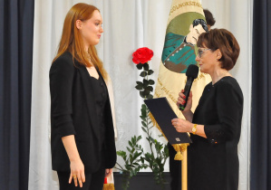 Pani Dyrektor oraz Przewodnicząca Samorządu Uczniowskiego